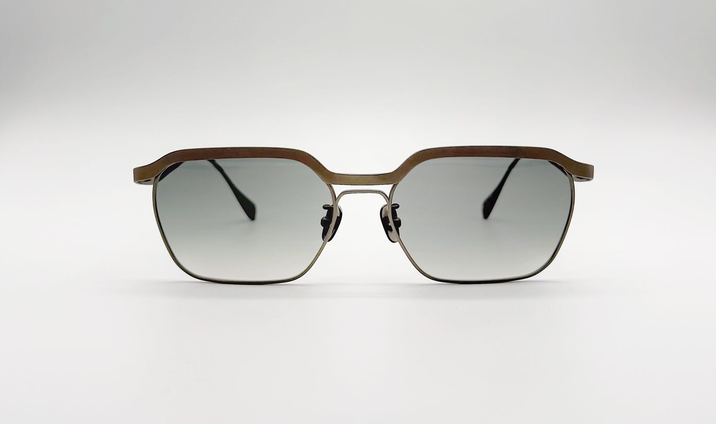 Front view of Vincent Catani Benno sunglasses, Space Grey frame with Forest Green lenses