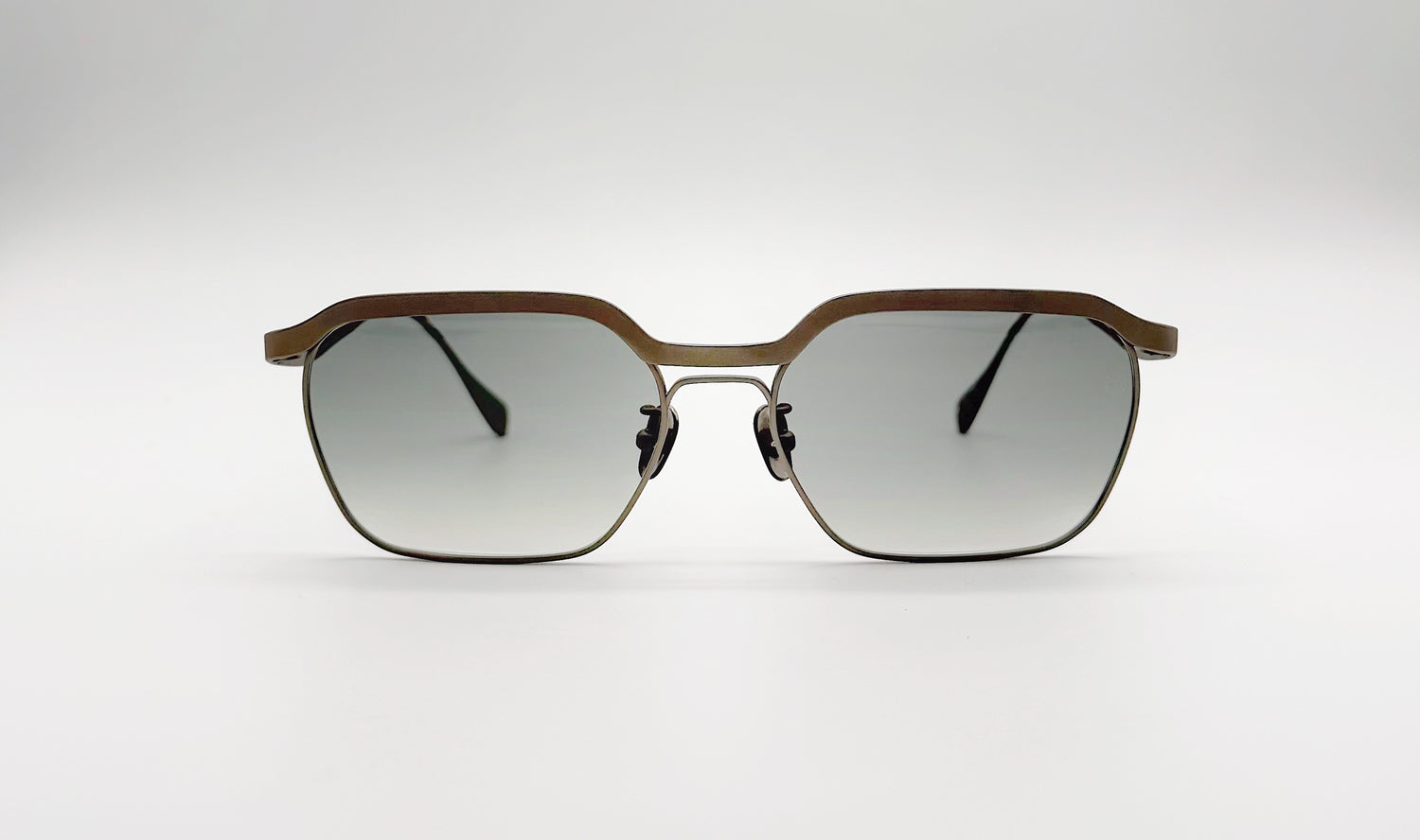 Front view of Vincent Catani Benno sunglasses, Space Grey frame with Forest Green lenses