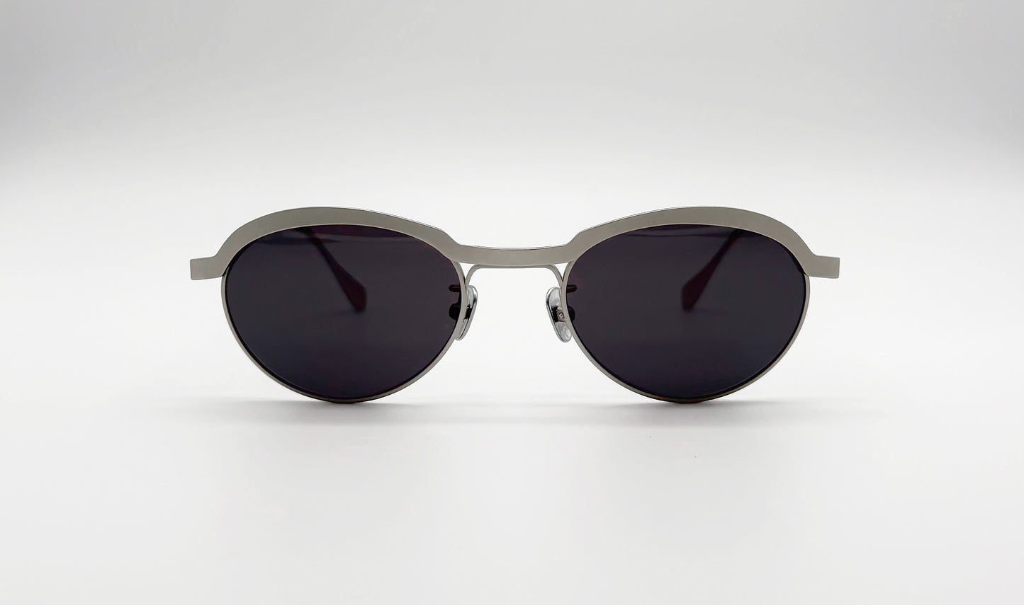 Front view of Vincent Catani Theodor round sunglasses, metal frame with black lenses