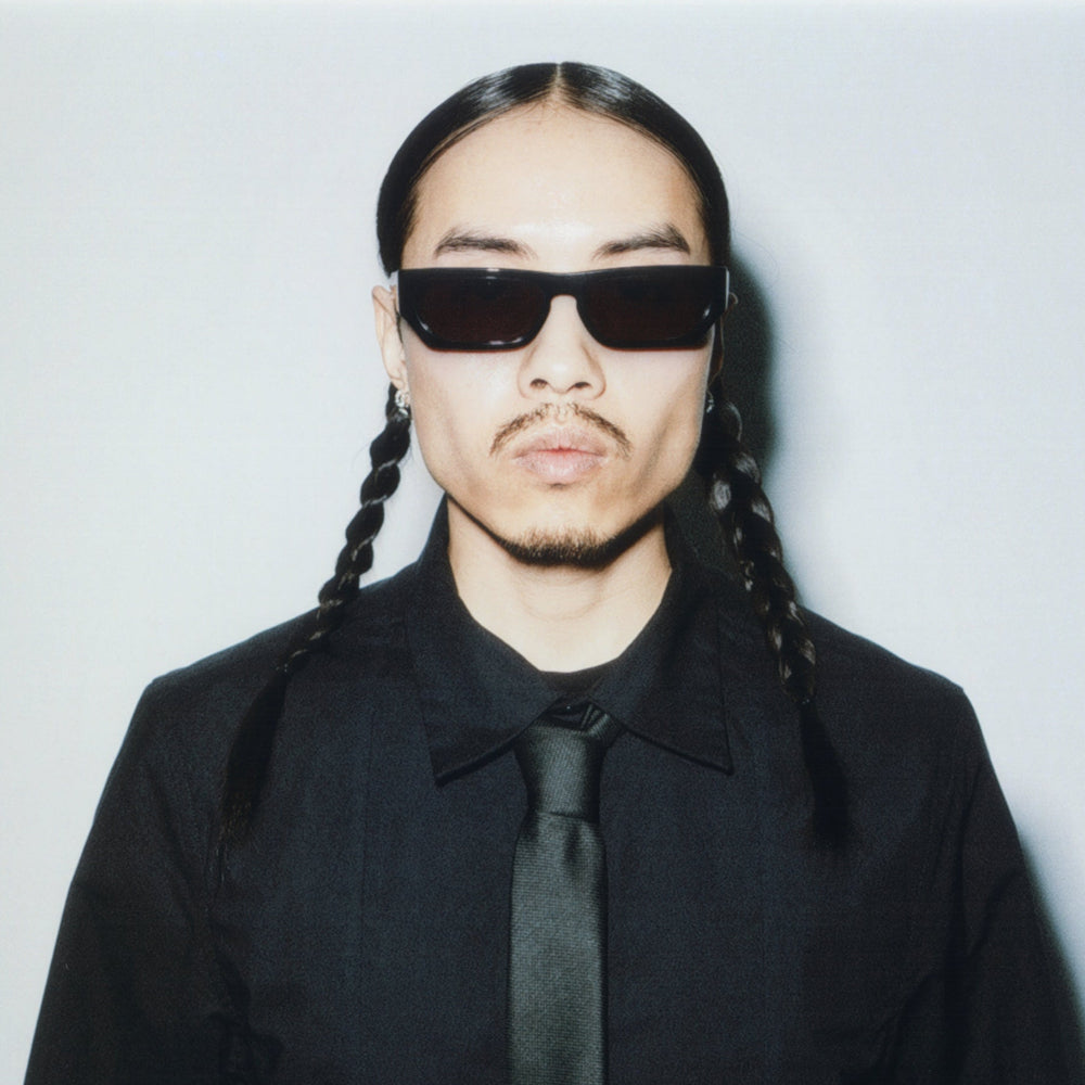 Lookbook: model wearing Vincent Catani MODEL 76 black acetate sunglasses
